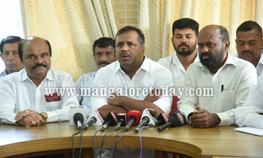 State Minister for Food and Civil Supplies U T Khader while strongly condemning the murder of Deepak Rao at Katipalla has denied   reports of having any link with the accused.